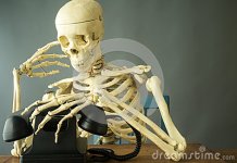 skeleton-phone-2.jpg