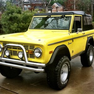 bronco_in_driveway1