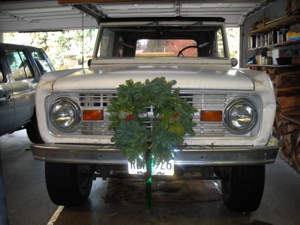 Bronco Wreath.JPG