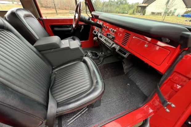 Interior.jpg