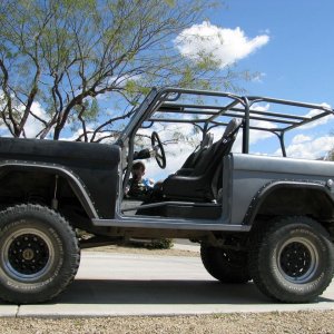 custom family roll cage from Bent Fabrication