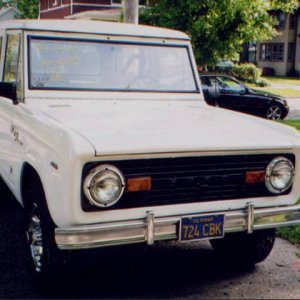 Very Cool 1971 Ford Bronco (with hard top)