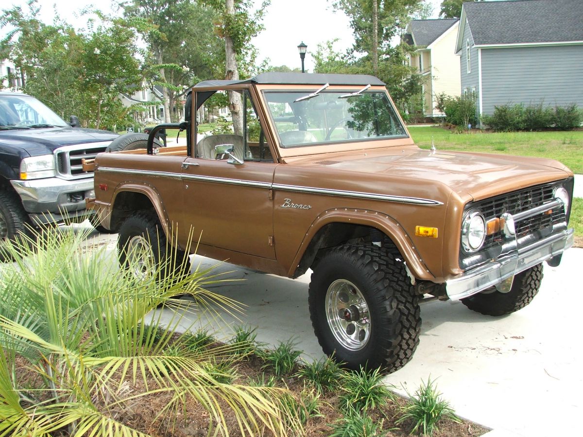 76 Bronco