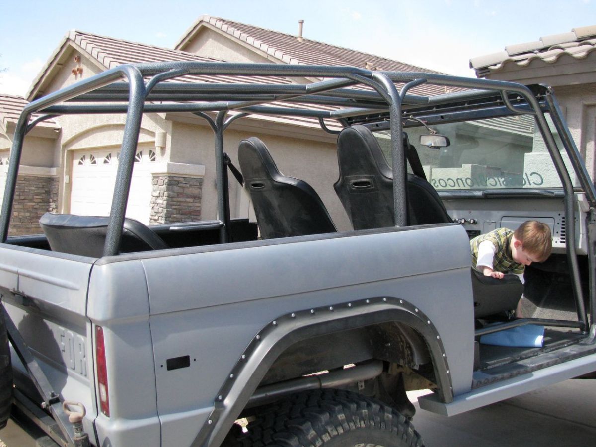 custom family roll cage from Bent Fabrication