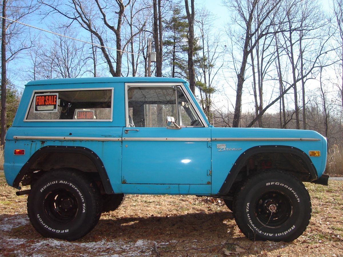 Passenger side of 76 bronco